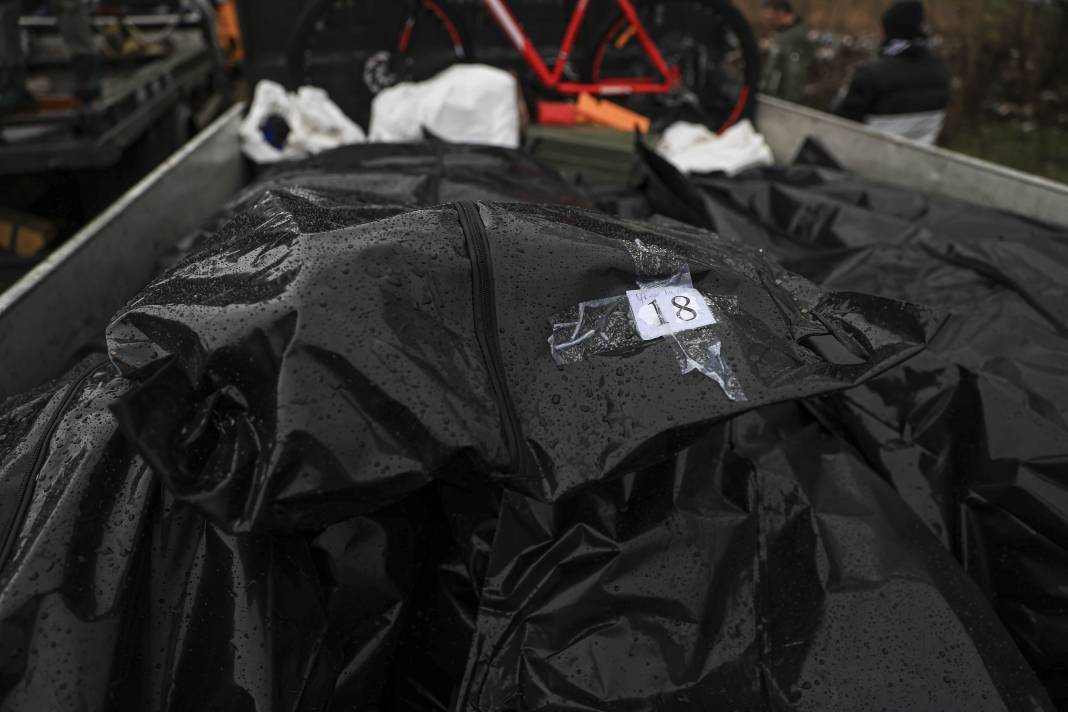 Ukrayna'daki savaşın acısı yürekleri yaktı! Ölen askerler için gözyaşları sel oldu 15